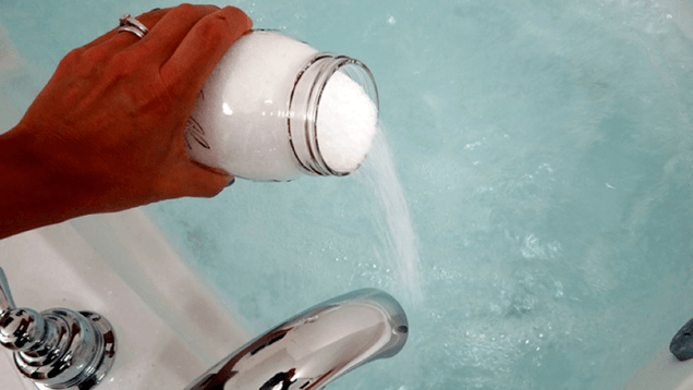 Bain avec du soda pour augmenter un membre